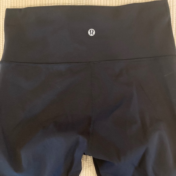 Lululemon 7/8 high waist leggings - Picture 2 of 5